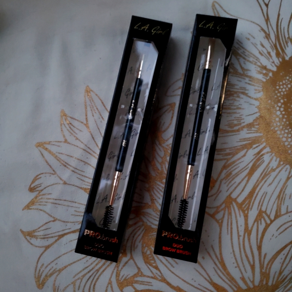 L.A. Girl Pro.Brushes 207 Duo brow brush